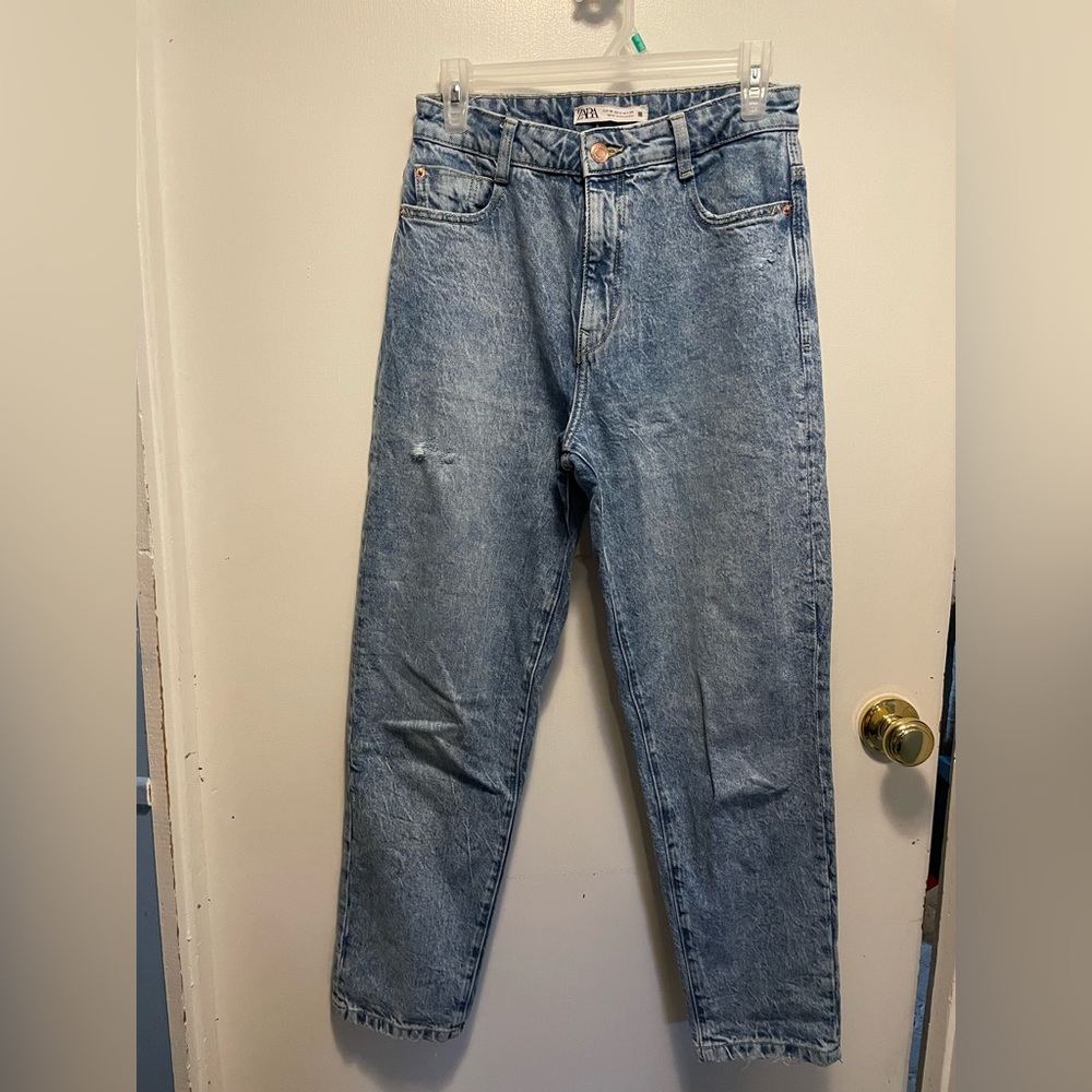 Zara Jeans Light Washed Distressed Mom Jeans 90s Y2K Size 6
